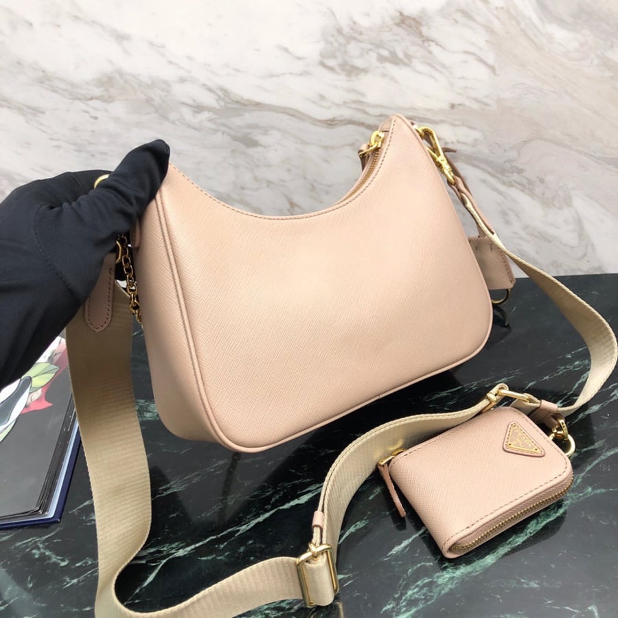 Prada 23 cm