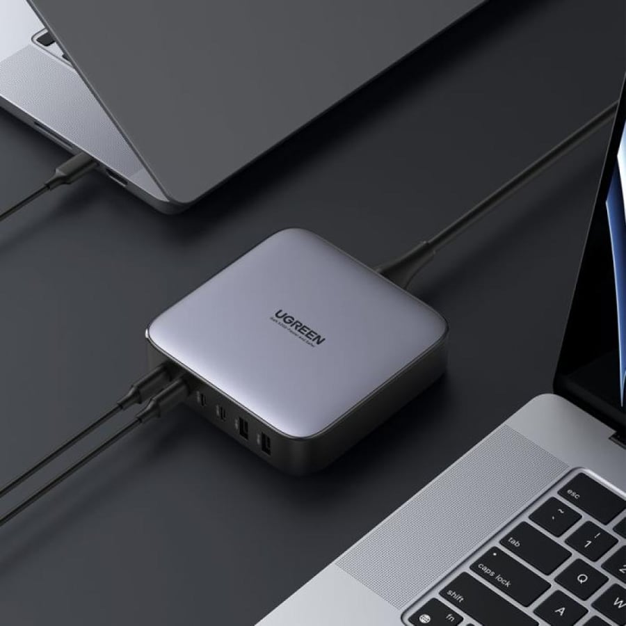يوجرين شاحن مكتبي أربع منافذ PD وبمنفذين USB بتقنية GaN وبقوة 200 واط