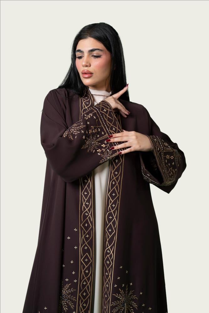 عباية اليوم الوطني كريب بني شك وتطريز الشرقية