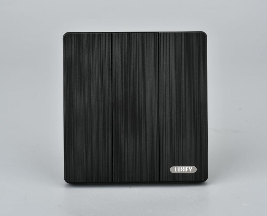 مفتاح ثلاثي  LUXIFY