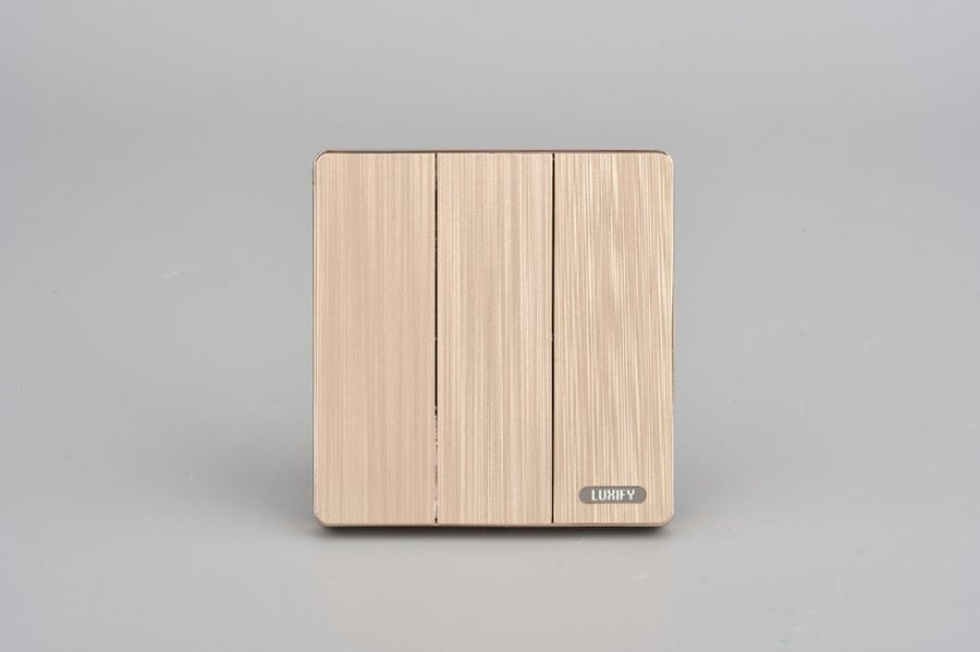 مفتاح ثلاثي  LUXIFY