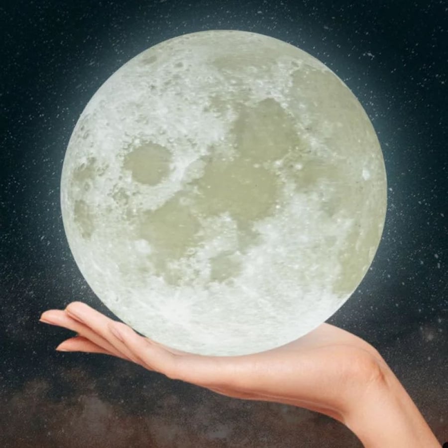 معلقه طوليه ضوء القمر