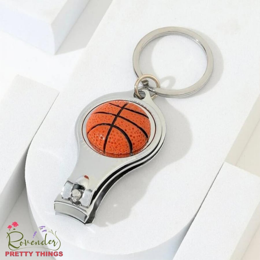 Medal + nail clipper (basketball)