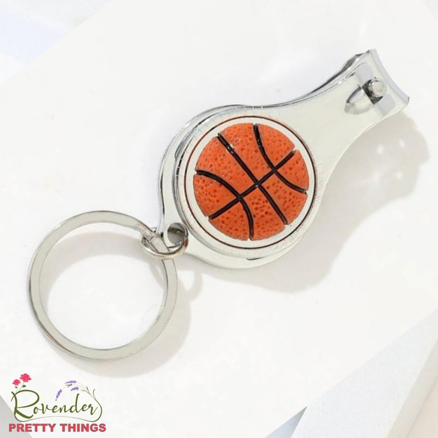 Medal + nail clipper (basketball)