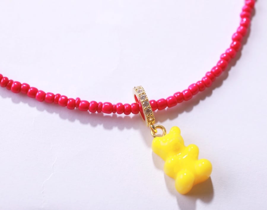 Teddy bear bead chain: yellow with flowers