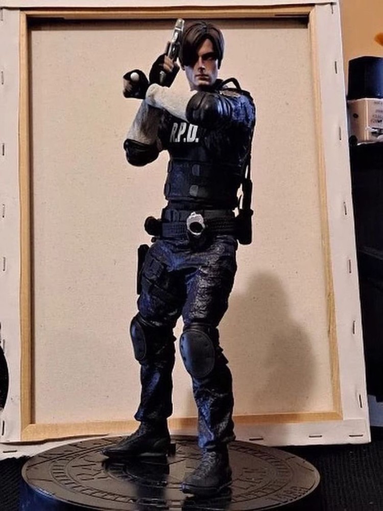 مجسم ليون - resident evil