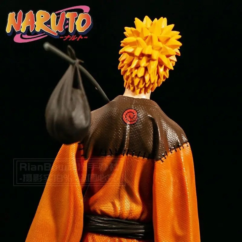 Naruto and Sasuke figure