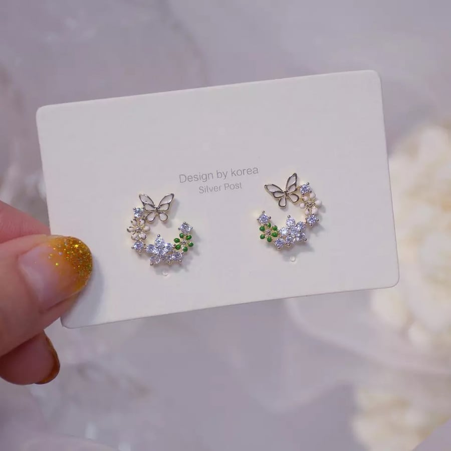 أقراط فراشة فضية مستديرة - earrings