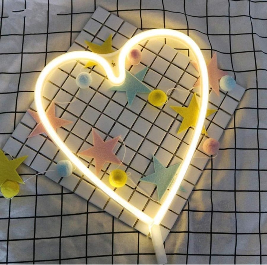 اضاءة القلب LED