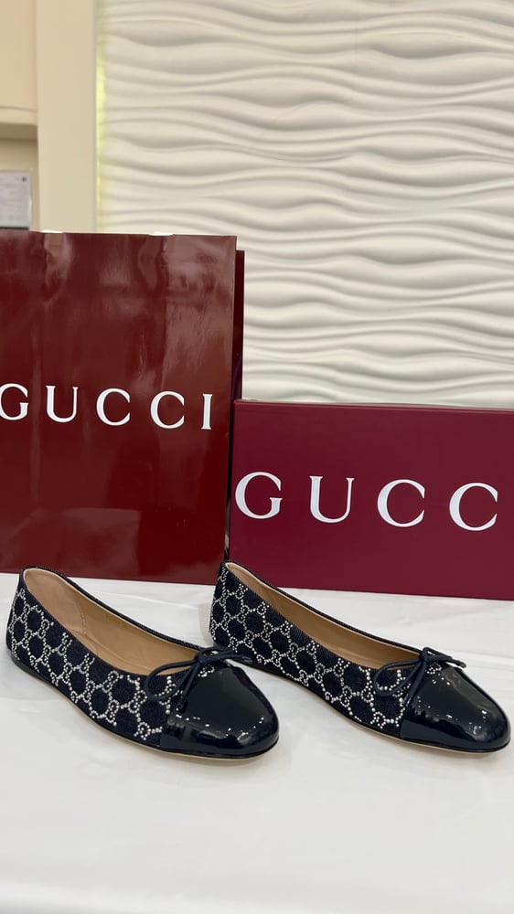 شوز  pink shop