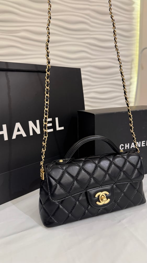 شنطه  pink shop