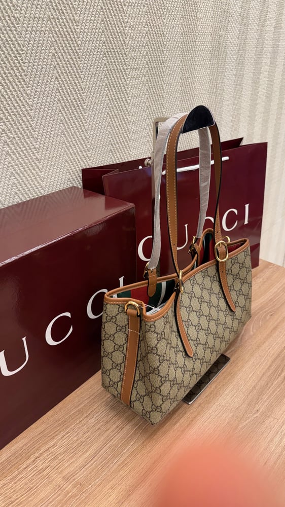 شنطه pink shop