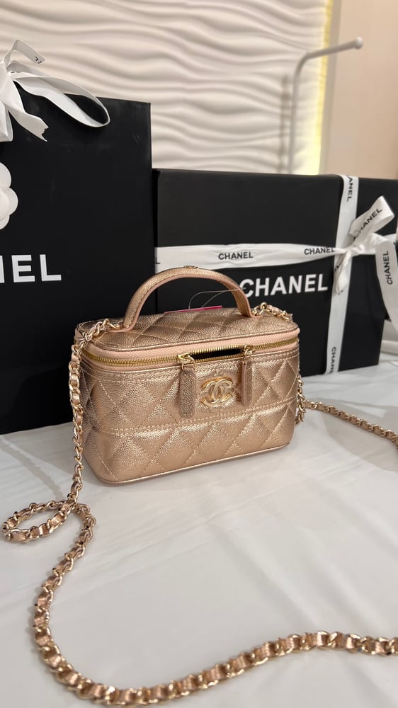 شنطة  pink shop