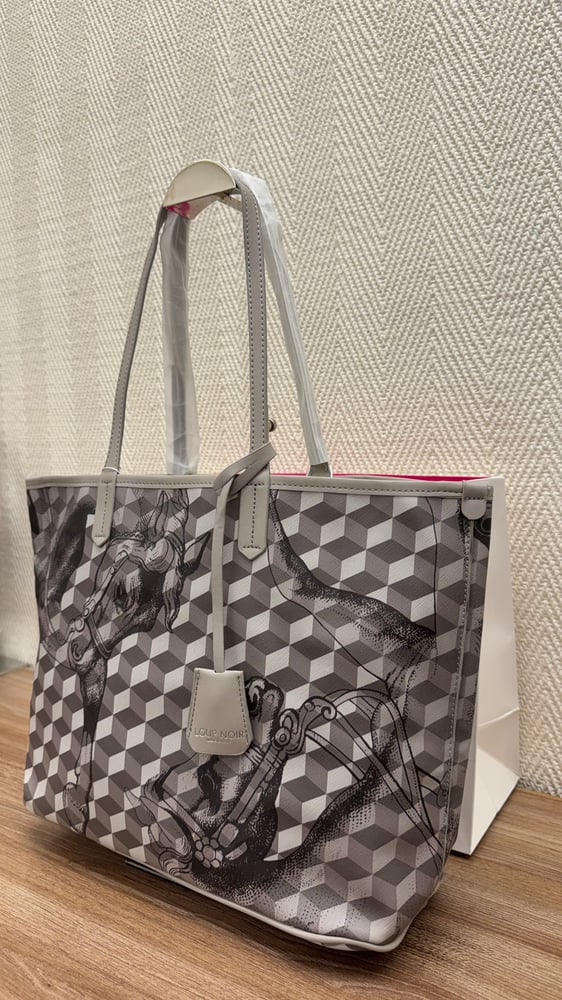 شنطه pink shop