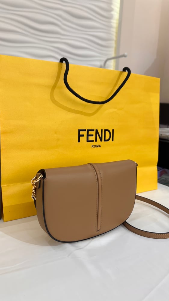 شنطة  pink shop