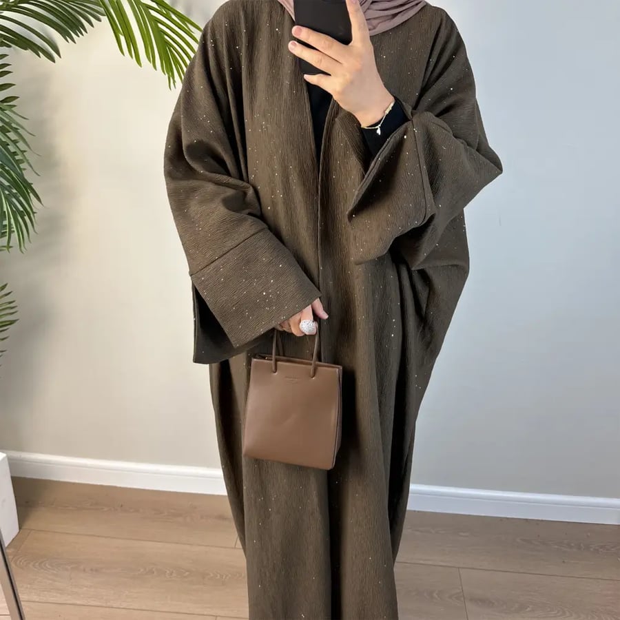 عباية واحدة
