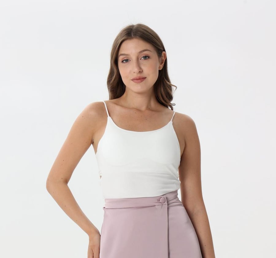 أبيض