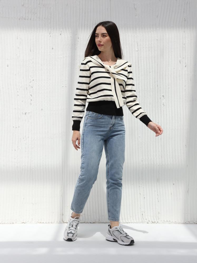 أبيض