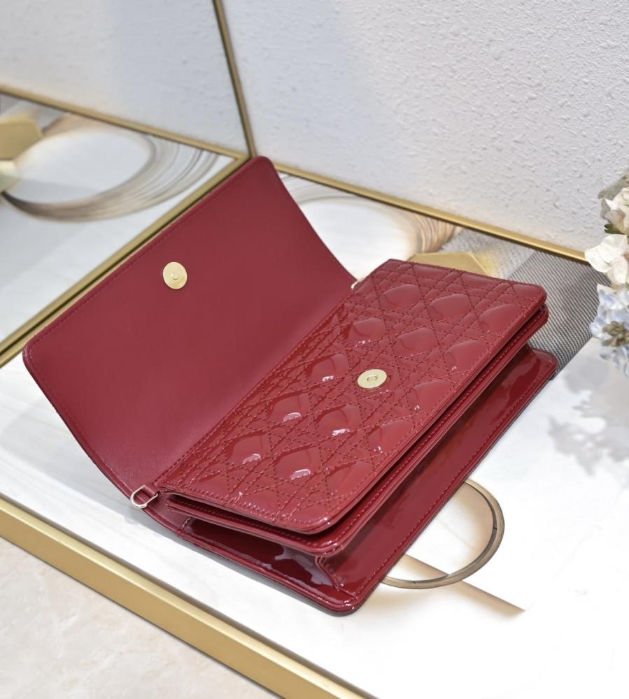 شنطة dior