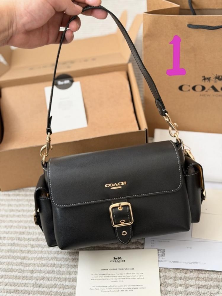 شنطة COACH