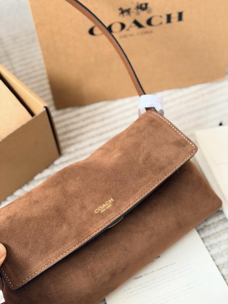 شنطة COACH