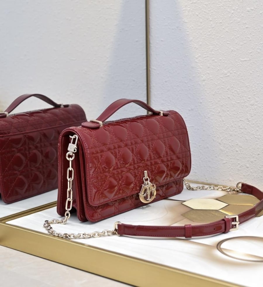 شنطة dior