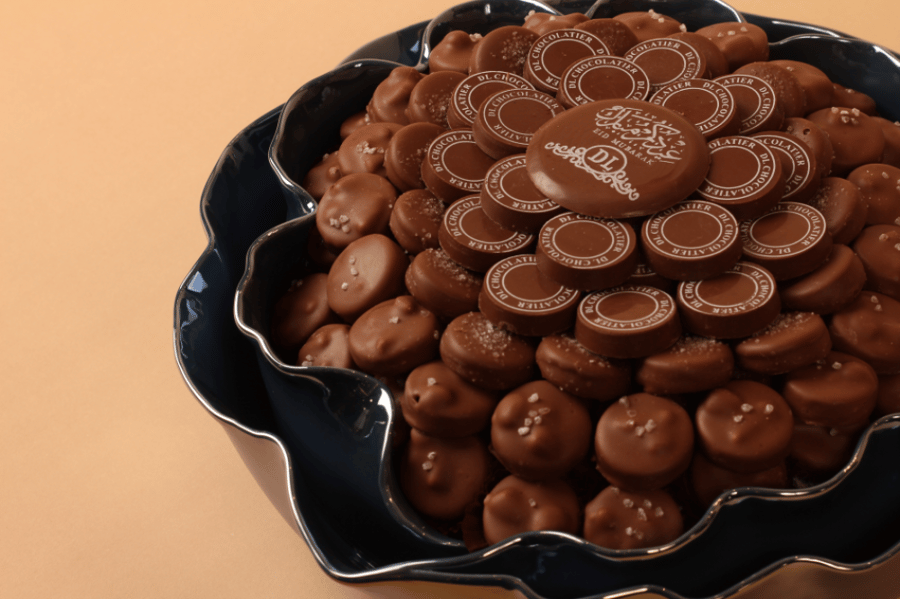 صينية باللون الازرق الؤلؤي