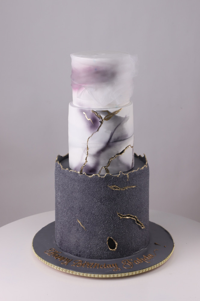 Celebration cake 3 tiers