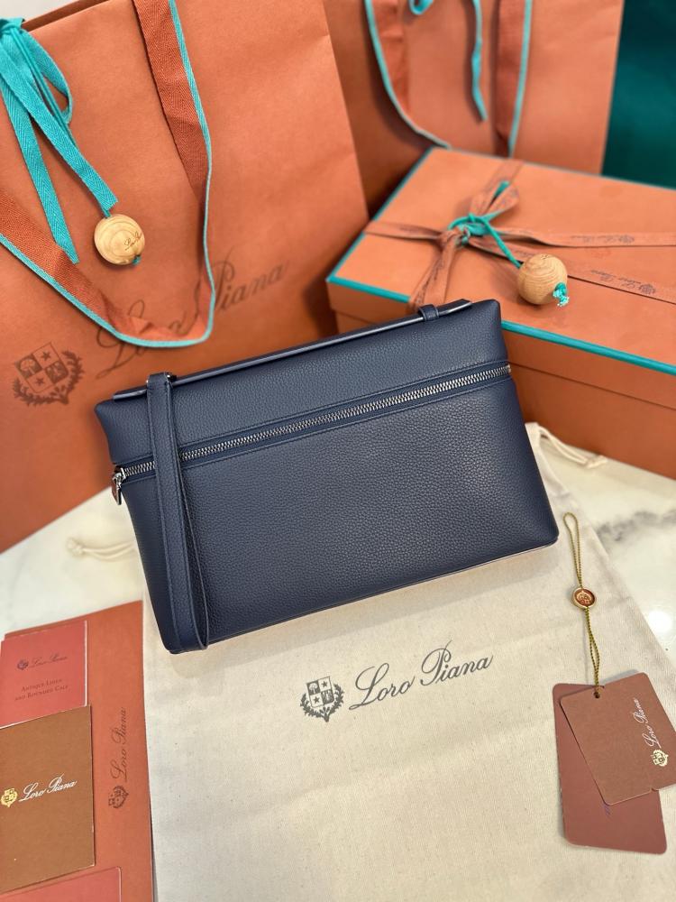 ‏Loro Piana Extra Pouch