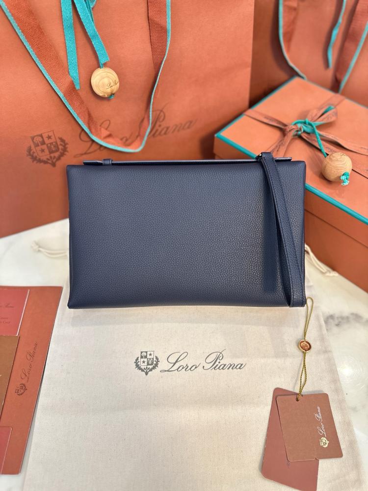 ‏Loro Piana Extra Pouch