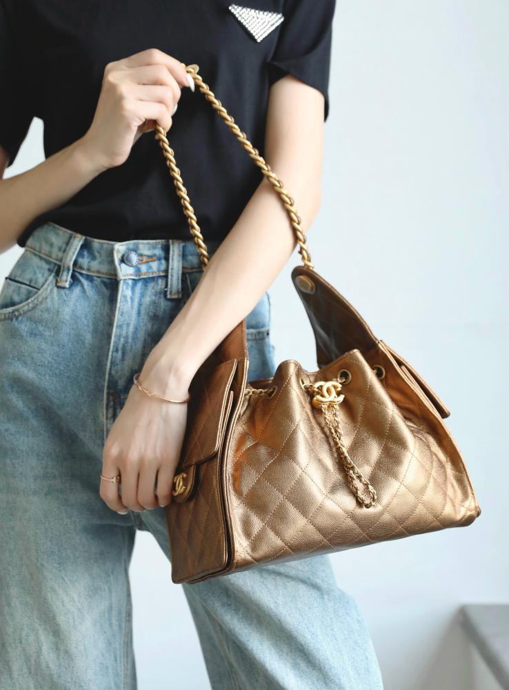 Chanel hobo