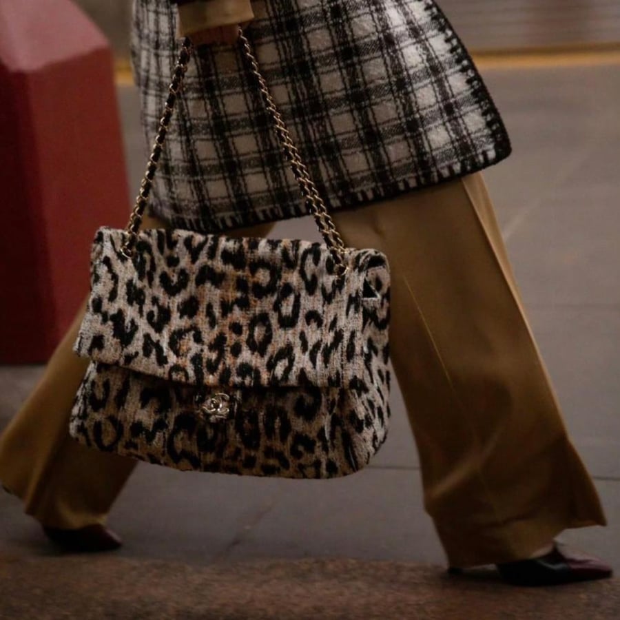 Maxi flap