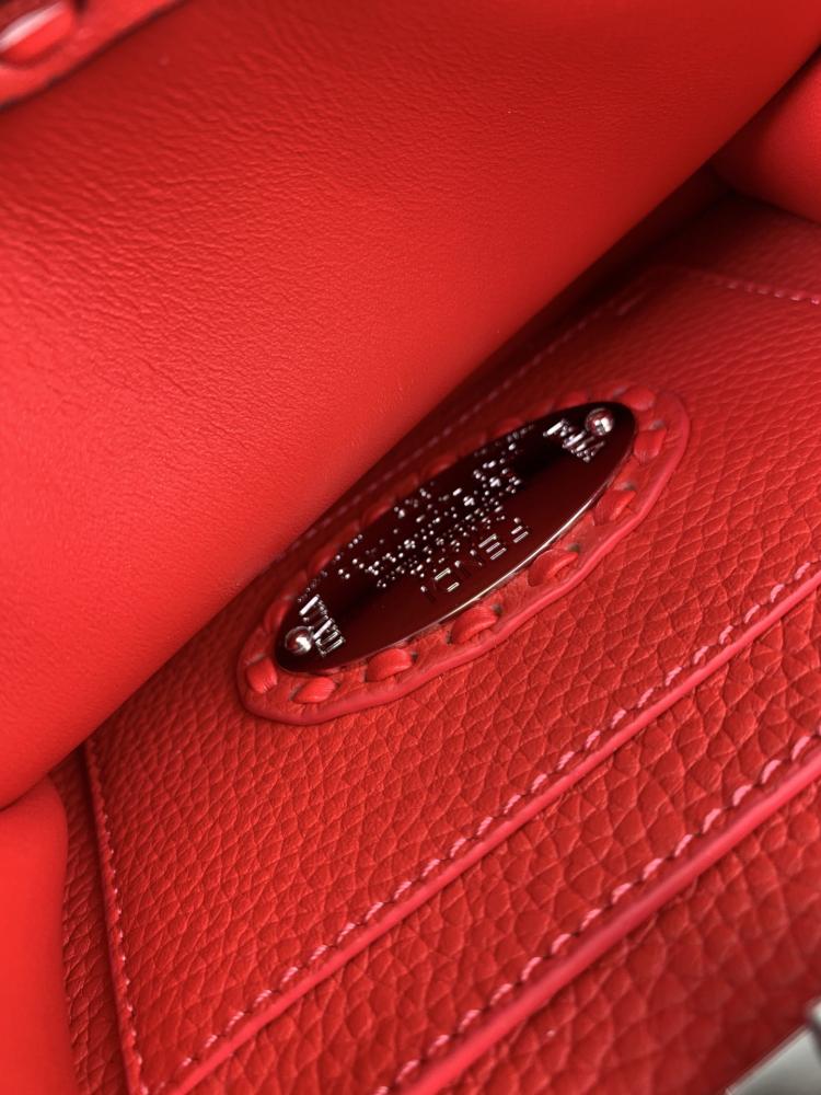 Peekaboo petite