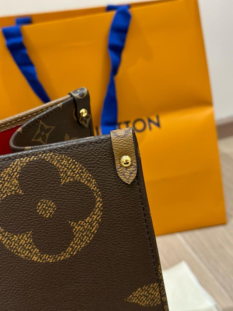LV TOTE