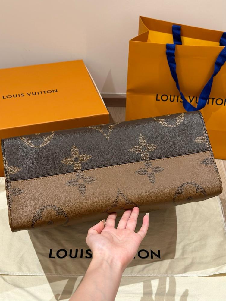 LV TOTE