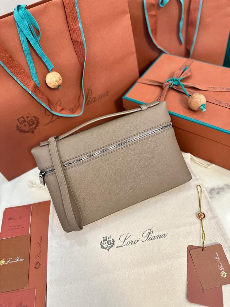 ‏Loro Piana Extra Pouch