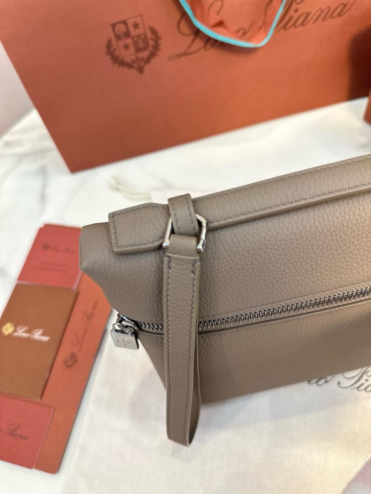 ‏Loro Piana Extra Pouch