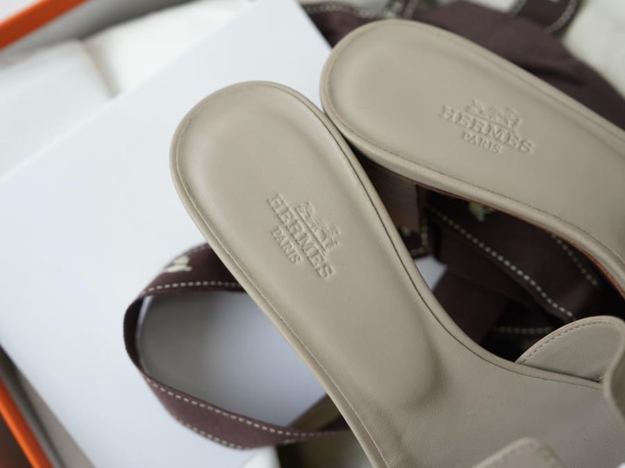 Oasis sandal