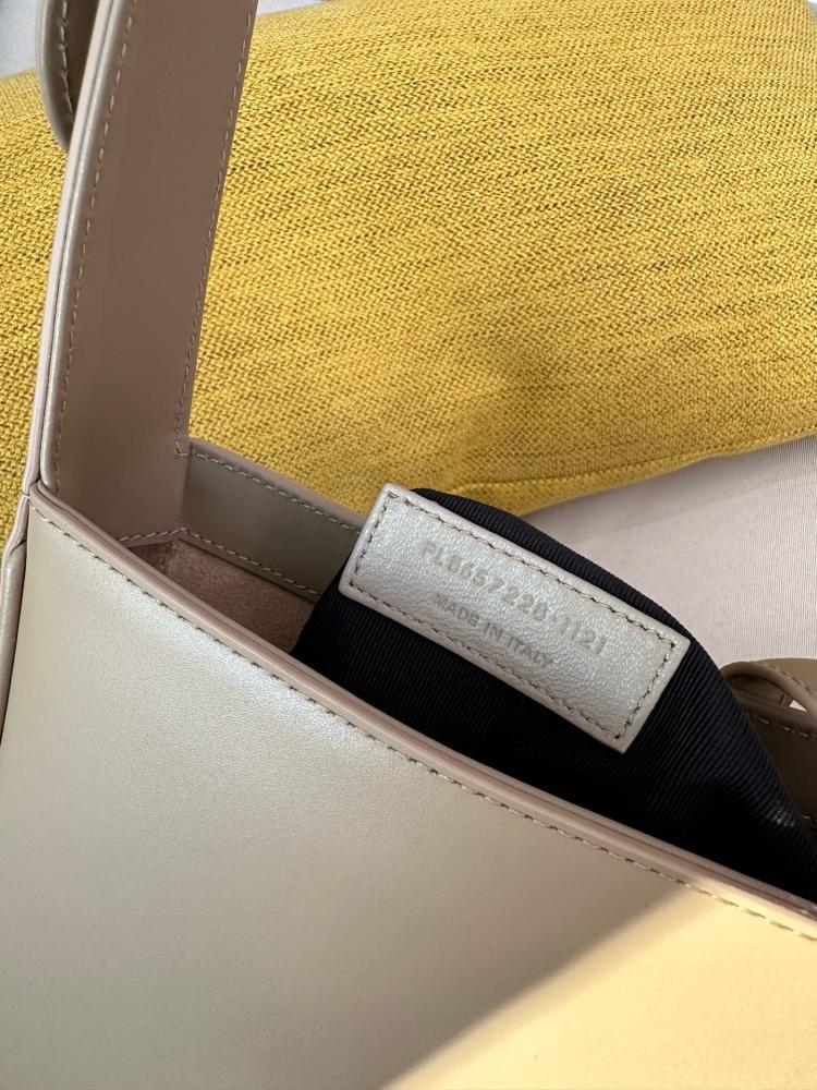 Ysl hobo 23 cm