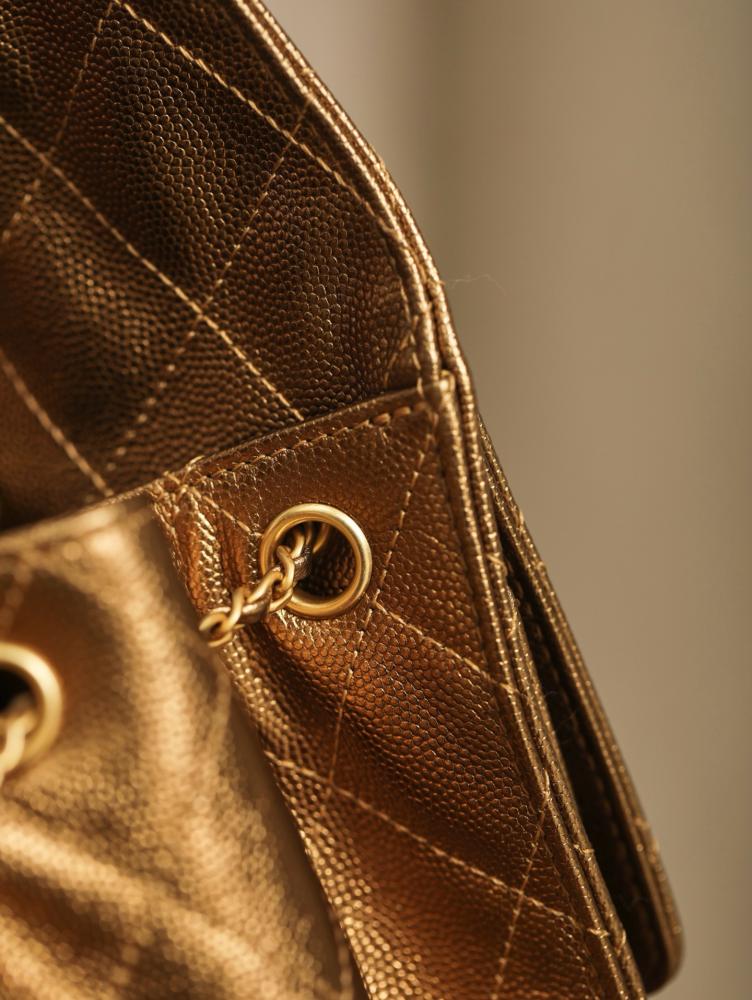Chanel hobo