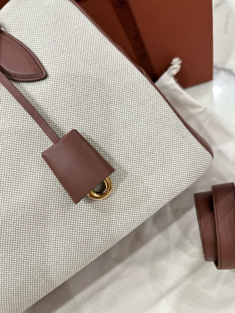 Needle Medium لوربيانا