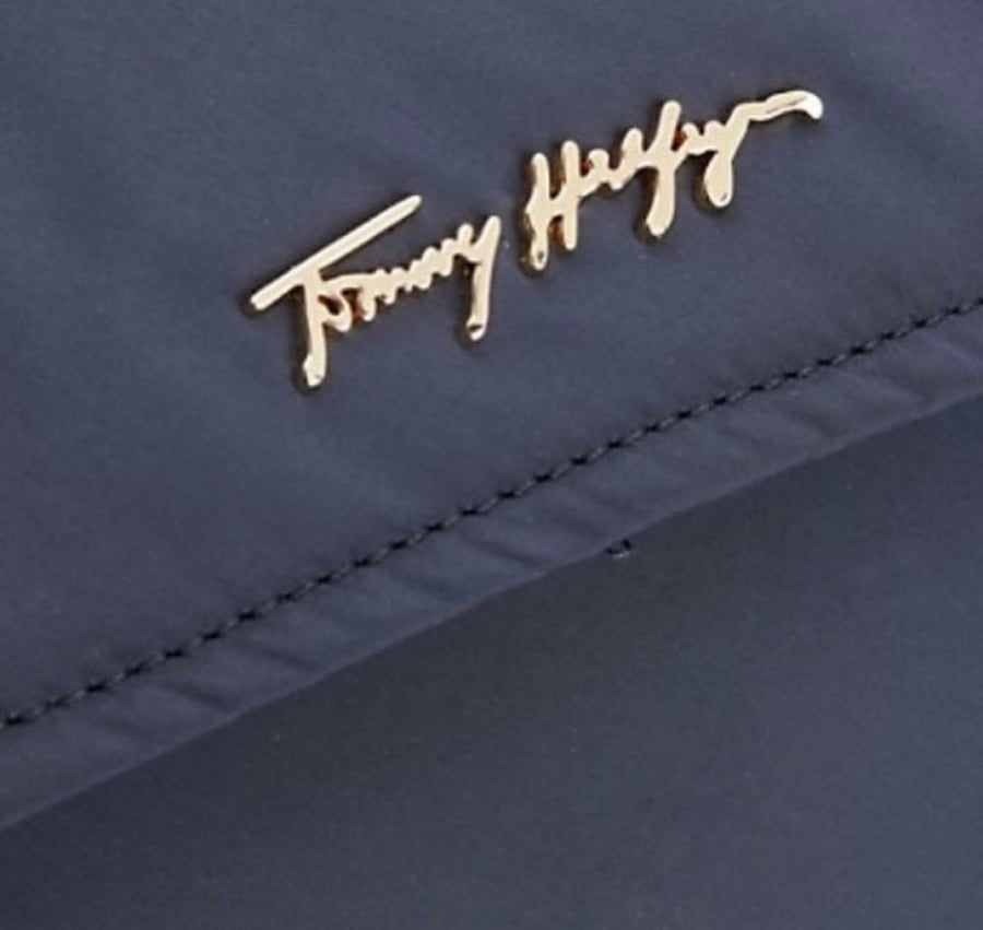شنطة اطفال Tommy