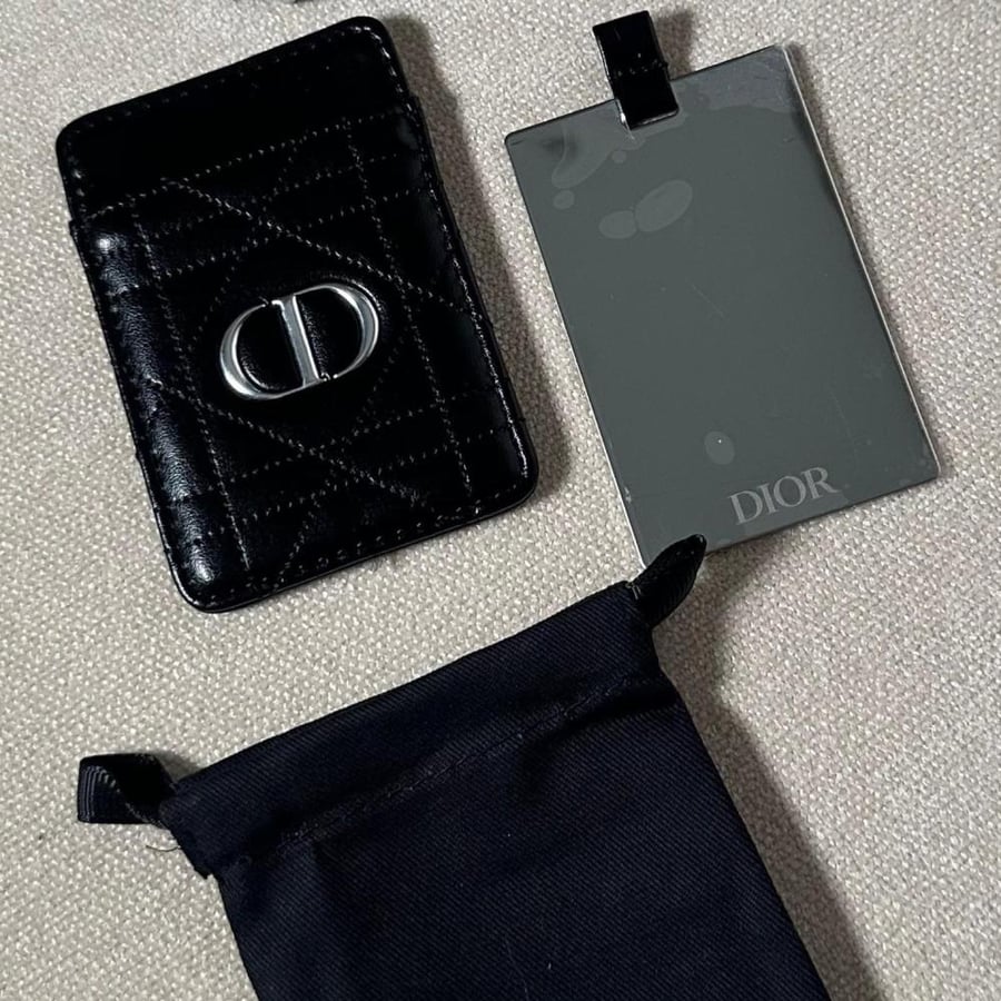 Dior card holder مع مرايا بدون ستراب