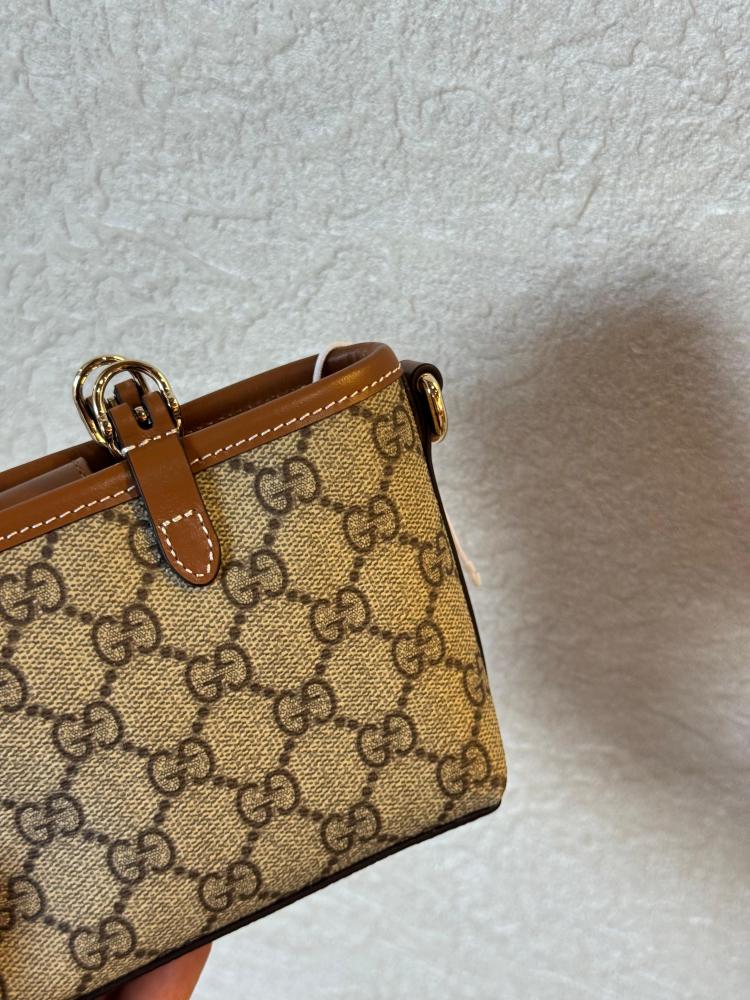 شنطة غوتشي GG كانفس ميني توت (Mini Tote Bag