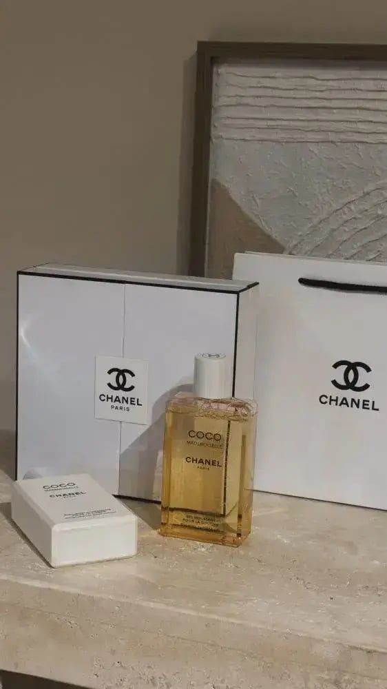 مجموعة كوكو شانيل مكونه من لوشن 200 مل + شاور جل 200 مل  بدون ملحقات
