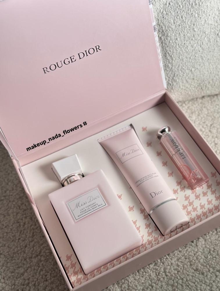 مجموعة ديور الوردي - DIOR