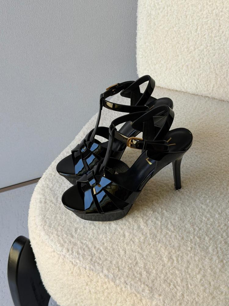 صندل كعب نسائي فاخر من Saint Laurent
