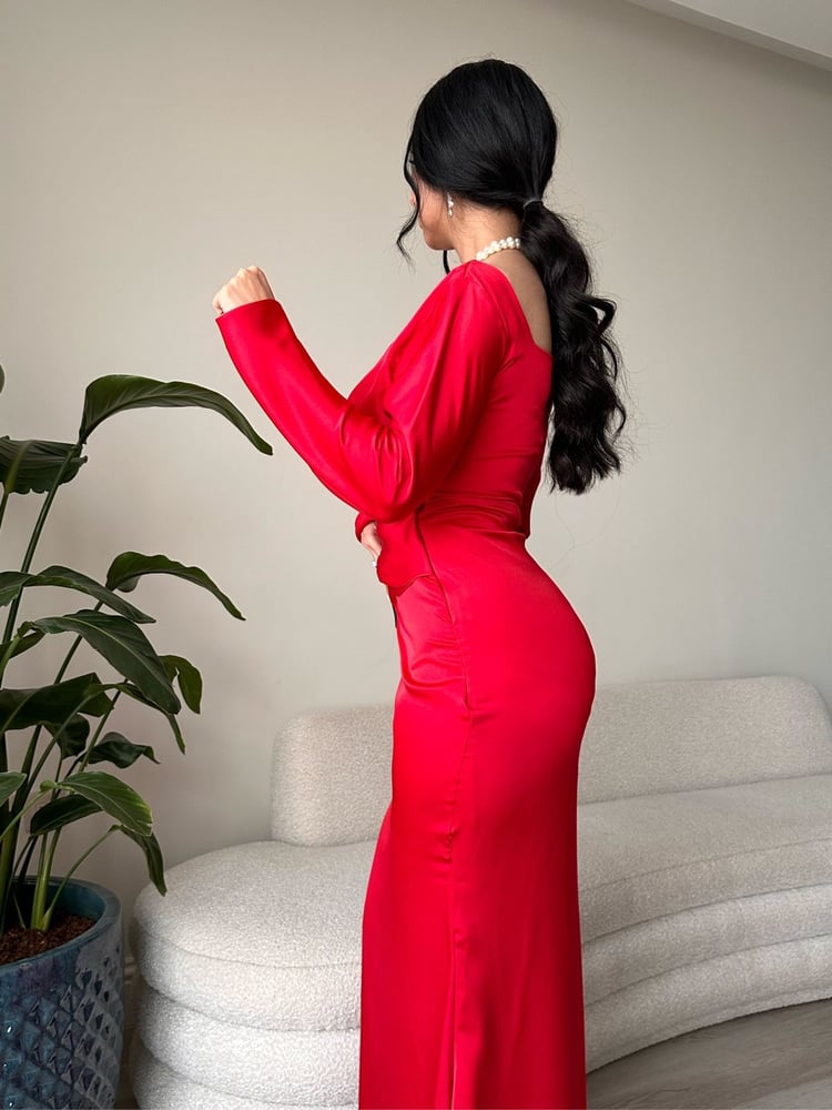 Lady in red