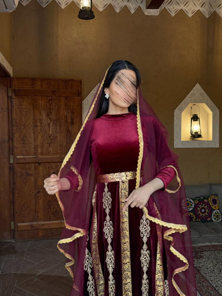 جلابية التأسيس مخمل عنابي مع نشل