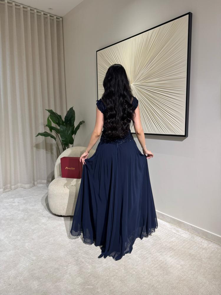 فستان سهرة نيفي رويال